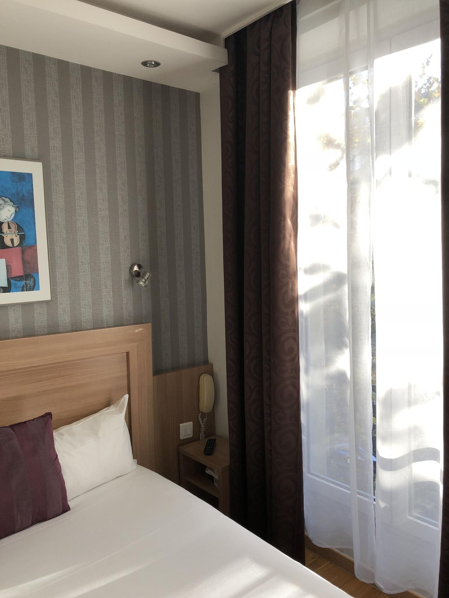 Alane Hotel 3*